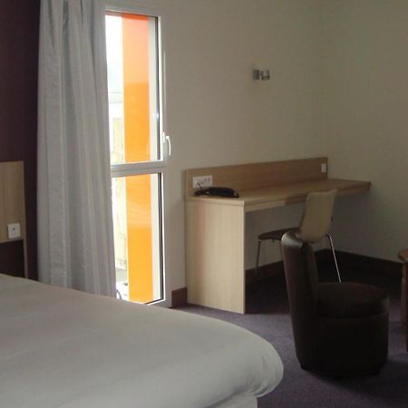 The Originals Access, Hotel Cholet Gare Bagian luar foto