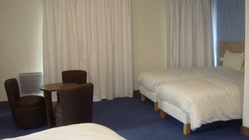 The Originals Access, Hotel Cholet Gare Bagian luar foto