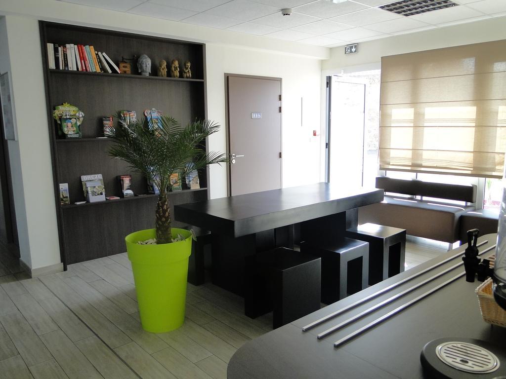 The Originals Access, Hotel Cholet Gare Bagian luar foto