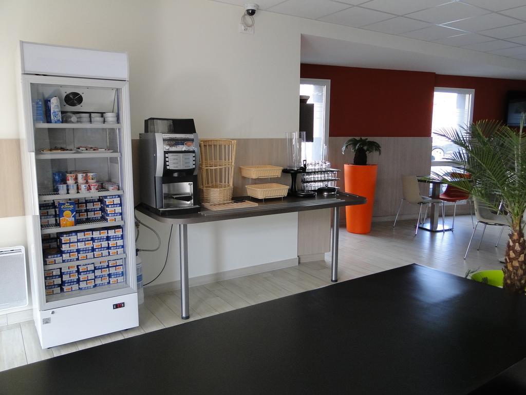 The Originals Access, Hotel Cholet Gare Bagian luar foto