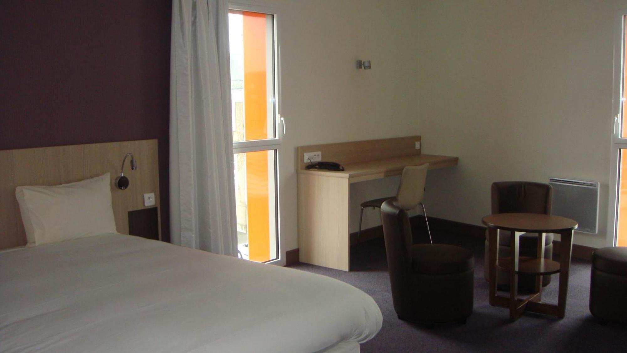 The Originals Access, Hotel Cholet Gare Bagian luar foto