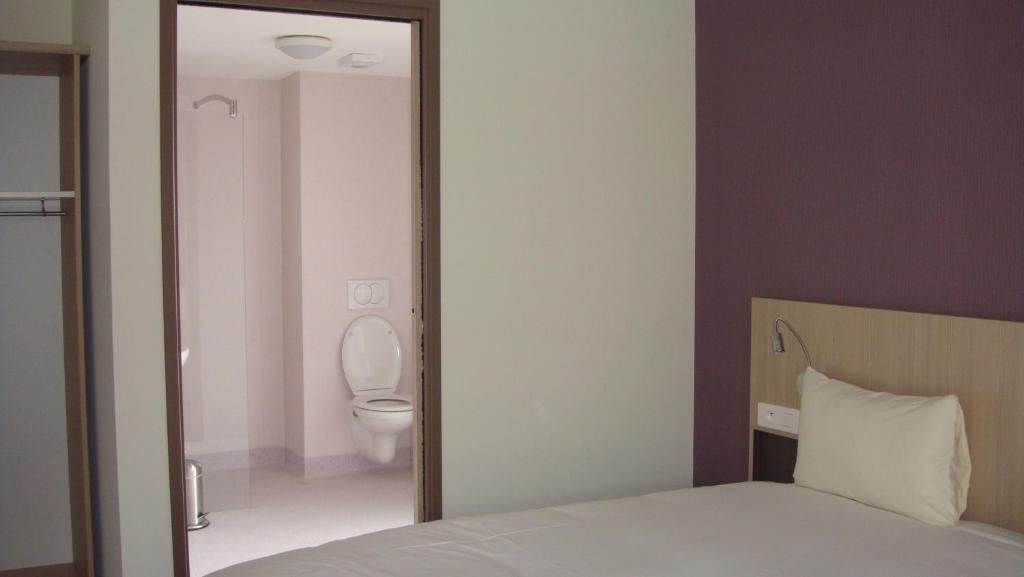 The Originals Access, Hotel Cholet Gare Bagian luar foto